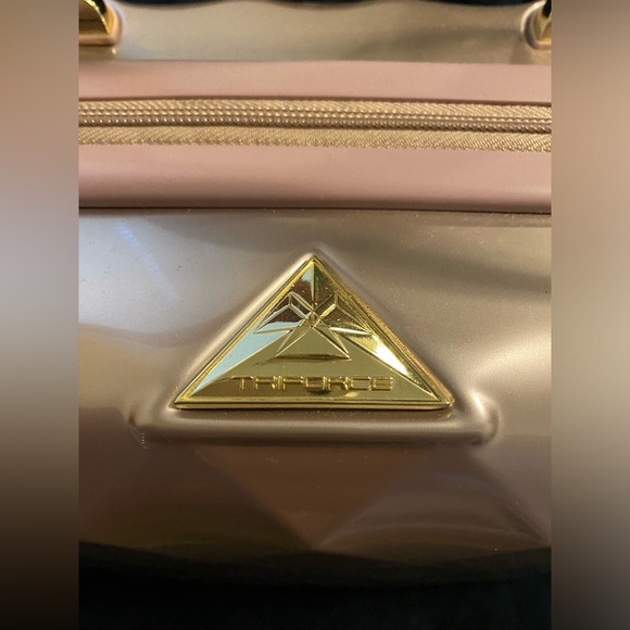 Triforce Hardside Beauty Case w/ Interior Panels Rose Gold - Picture 4 of 15